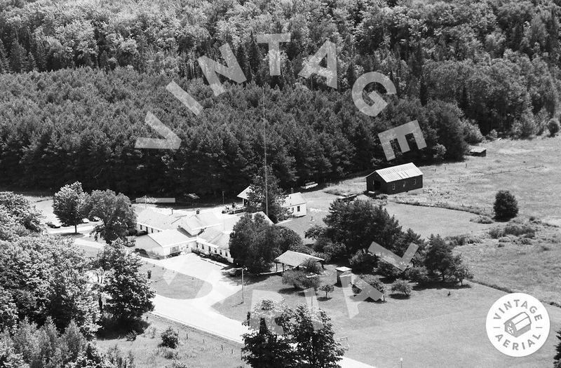 Undetermined 10 Curves Motel - 1992 Aerial (newer photo)